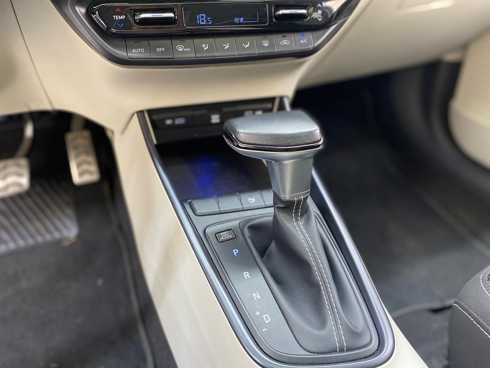 HYUNDAI BAYON 9